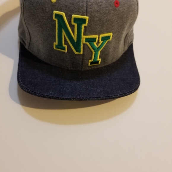 Snapback - Picture 3 of 5